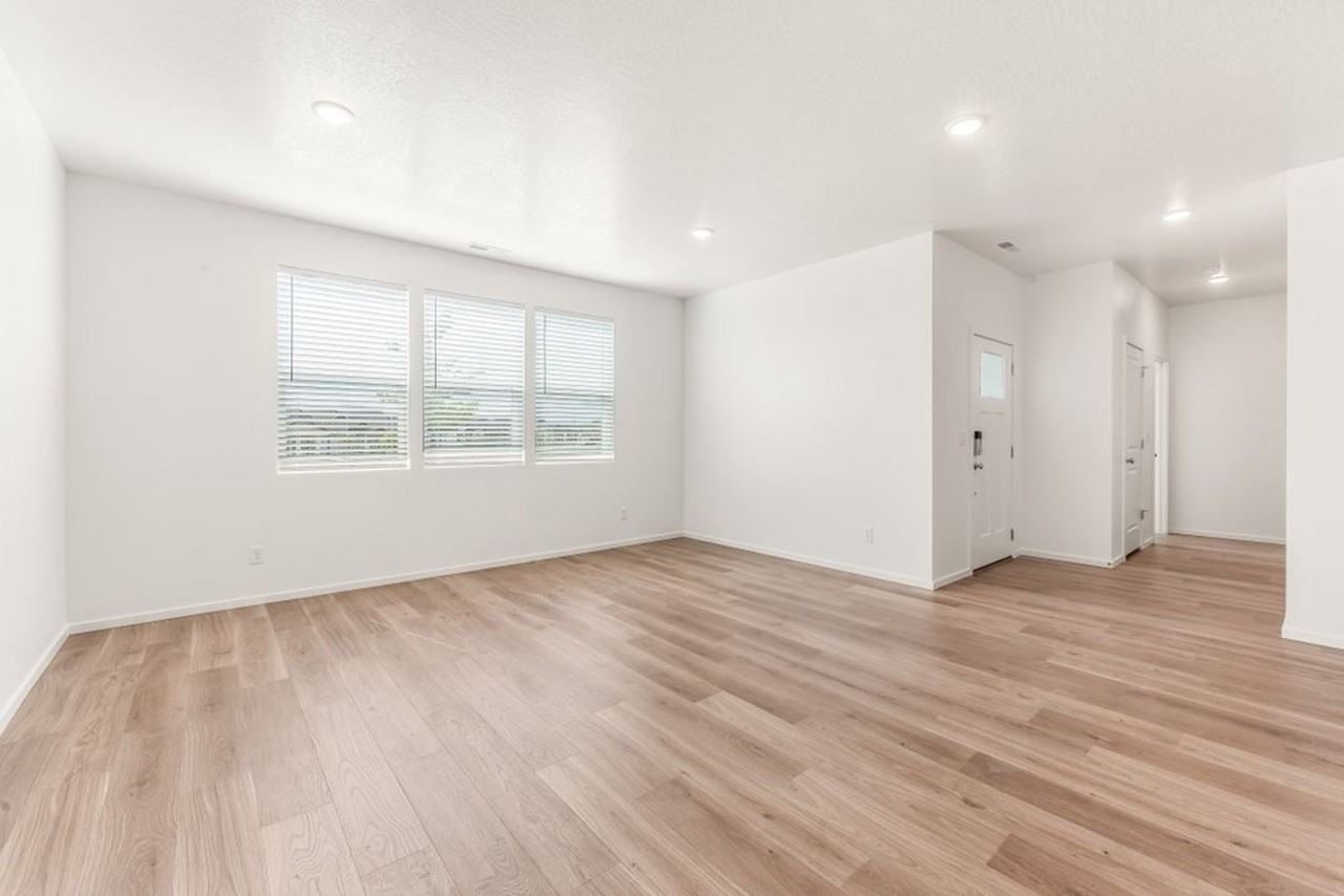5364 E Antares Ln - Photo 3 of 30