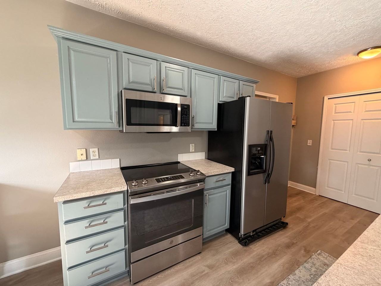 5712 E Town Dr - Photo 3 of 25