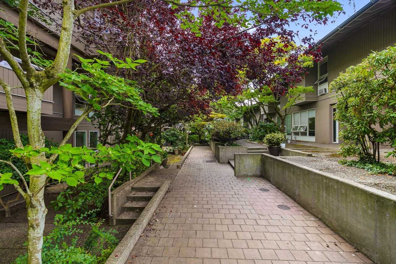 860 100th Ave Ne - Photo 4 of 19