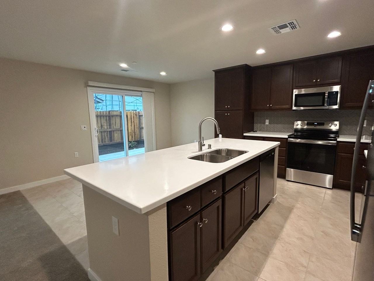 479 Lemongrass St - Photo 7 of 23