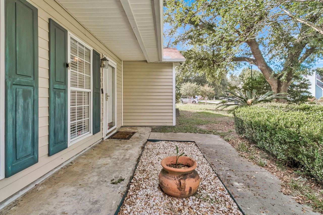 182 Paddock Way - Photo 6 of 41
