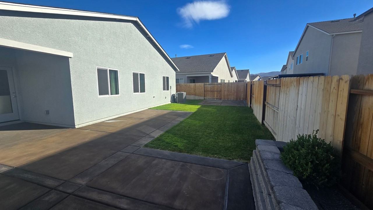 7571 Grassy Plains Dr - Photo 4 of 32