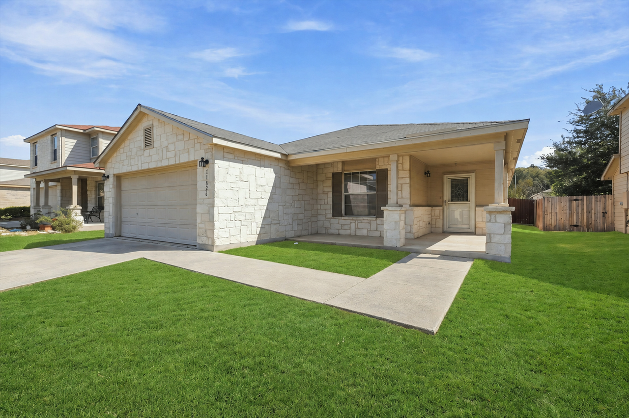 11826 Ranchwell Cv - Photo 2 of 26