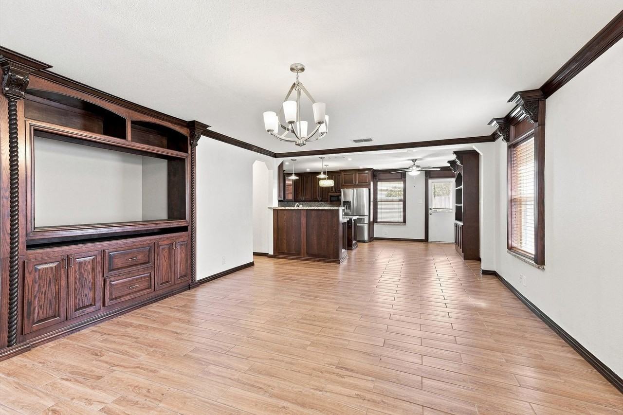 11826 Ranchwell Cv - Photo 4 of 26