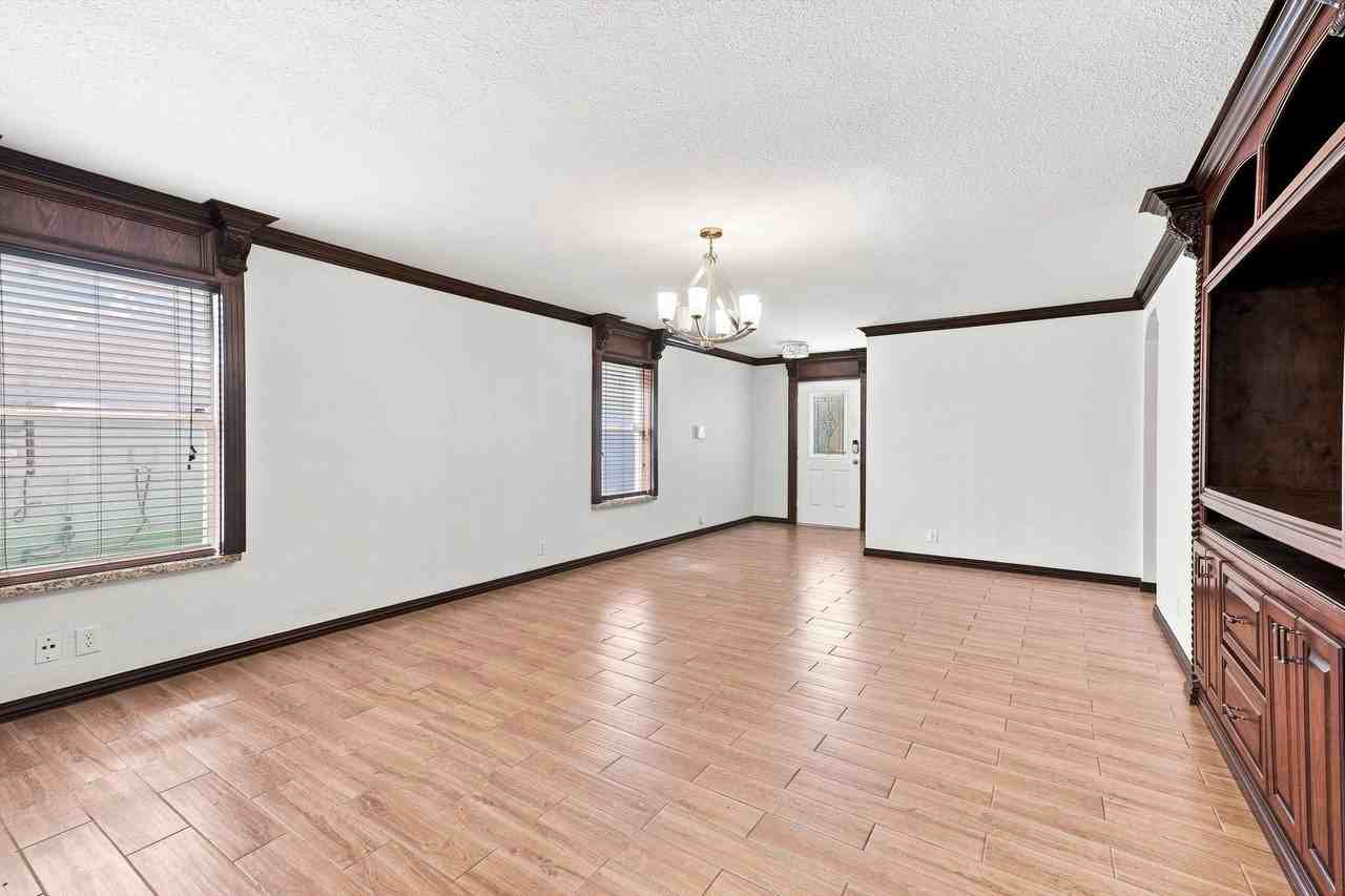 11826 Ranchwell Cv - Photo 5 of 26