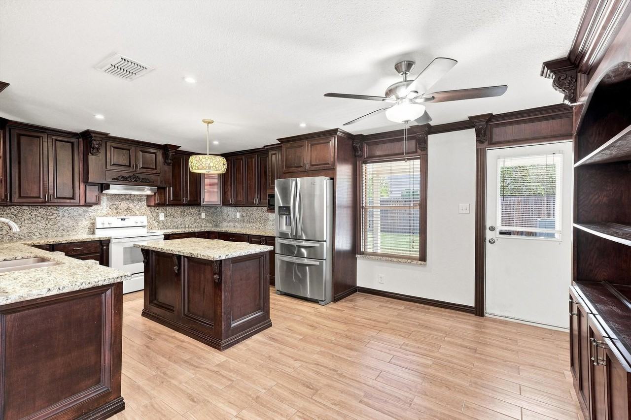 11826 Ranchwell Cv - Photo 6 of 26