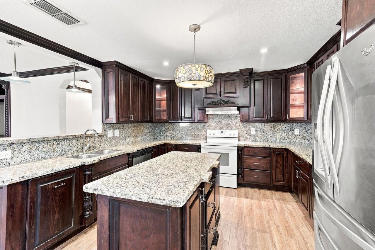 11826 Ranchwell Cv - Photo 7 of 26
