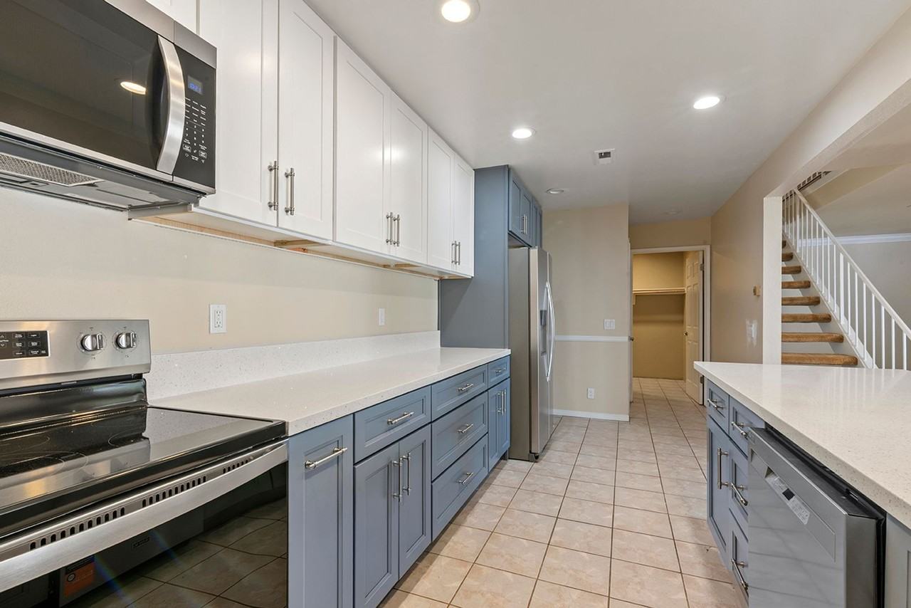 247 Countryhaven Rd - Photo 3 of 33
