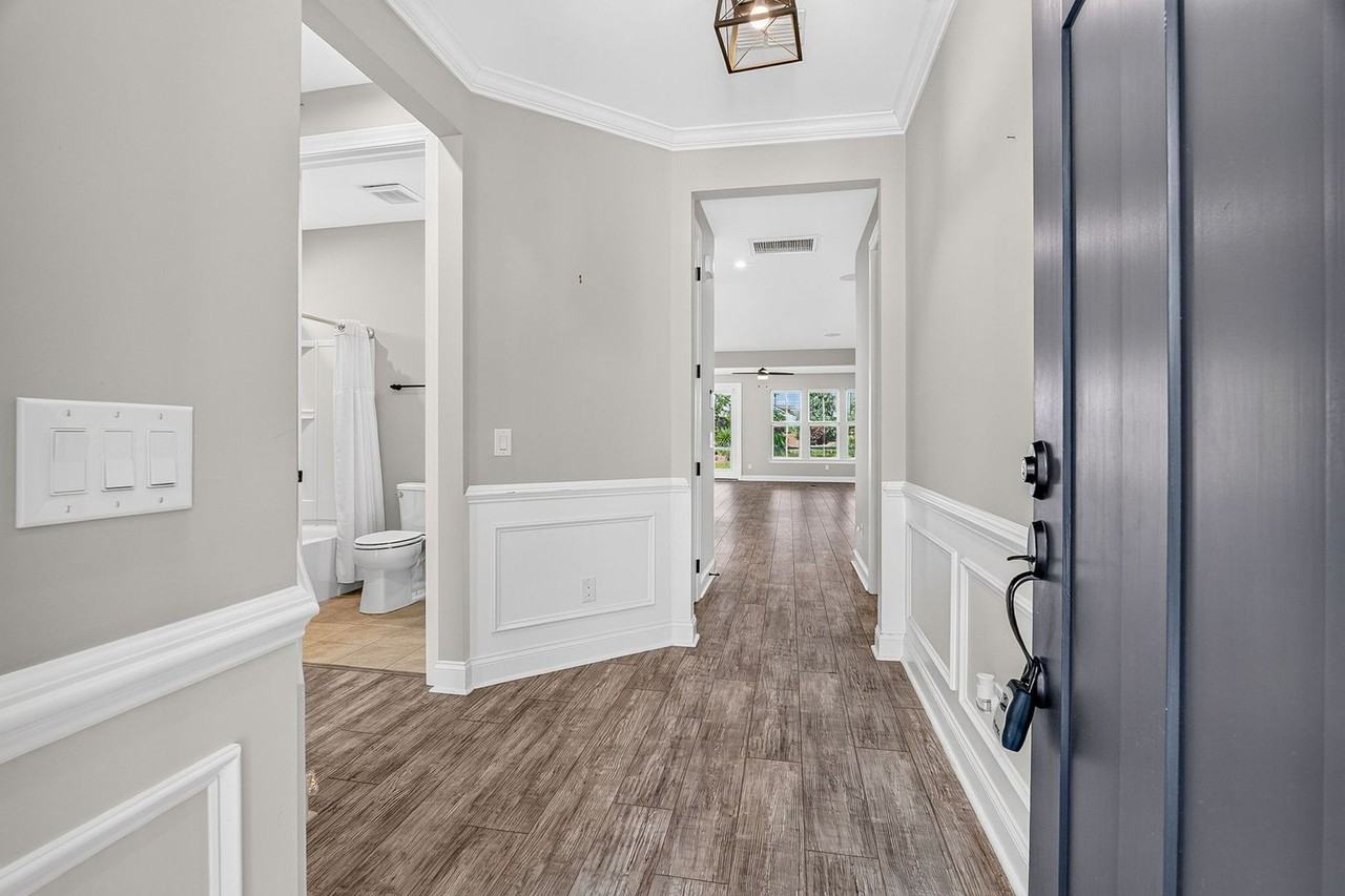 344 Seaside Trl - Photo 4 of 42