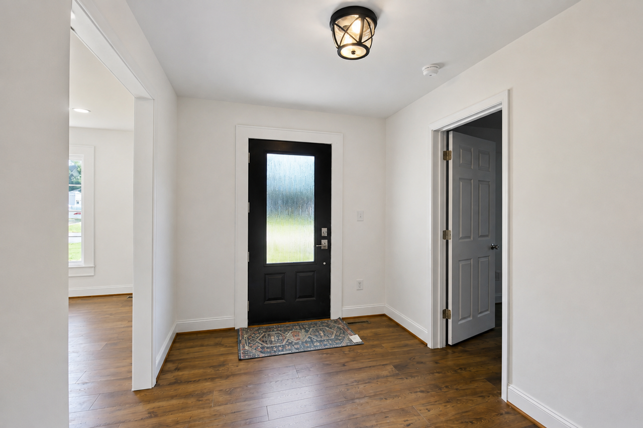 826 North Dr - Photo 2 of 38