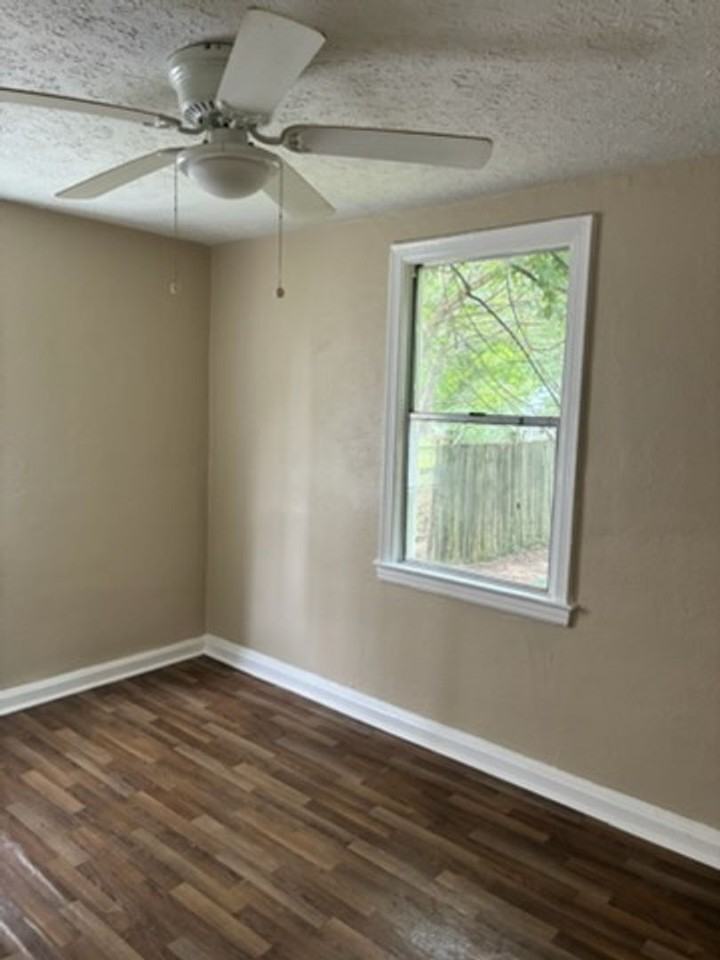 3010 Delta St - Photo 6 of 7