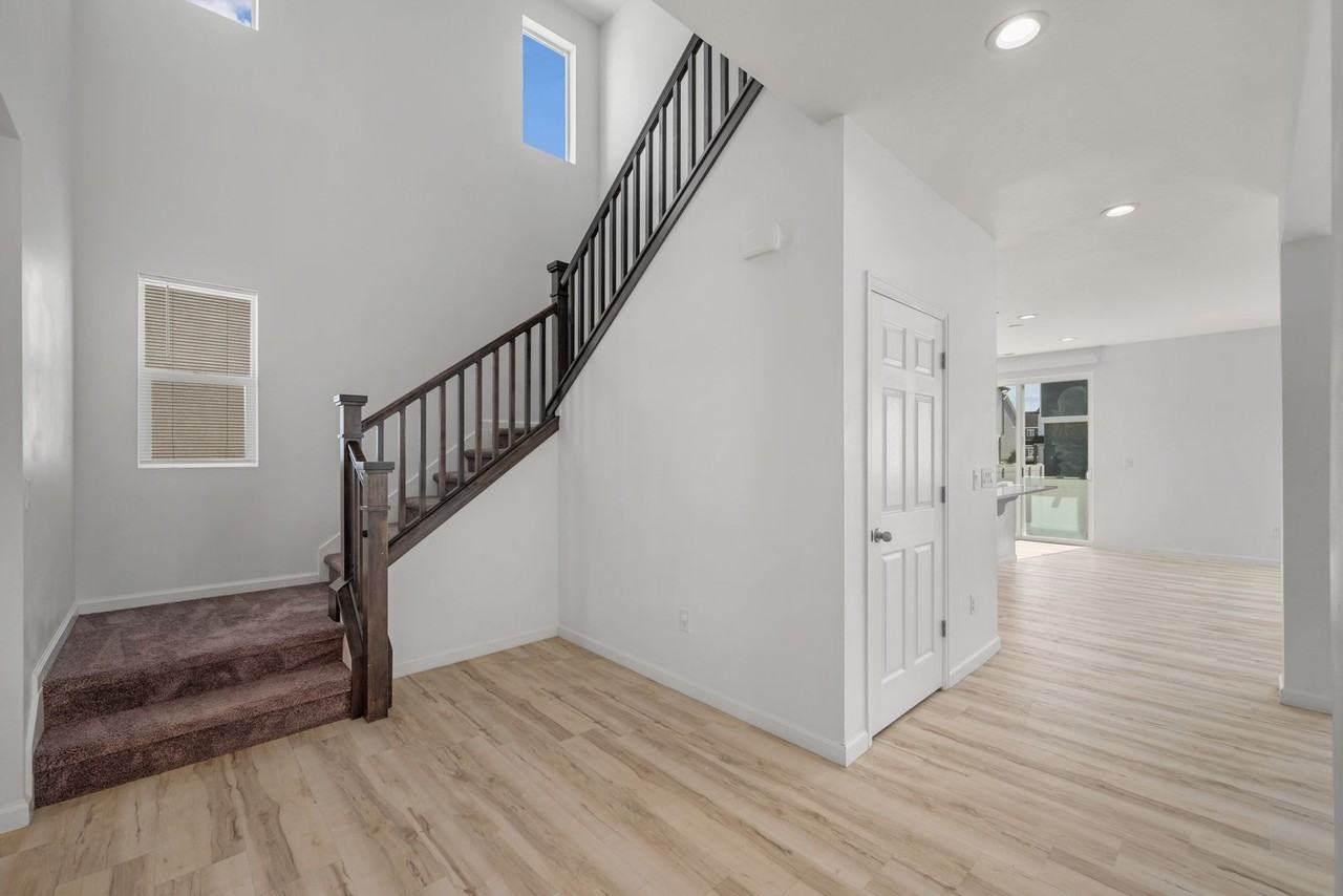 1442 N 1130 E - Photo 5 of 33