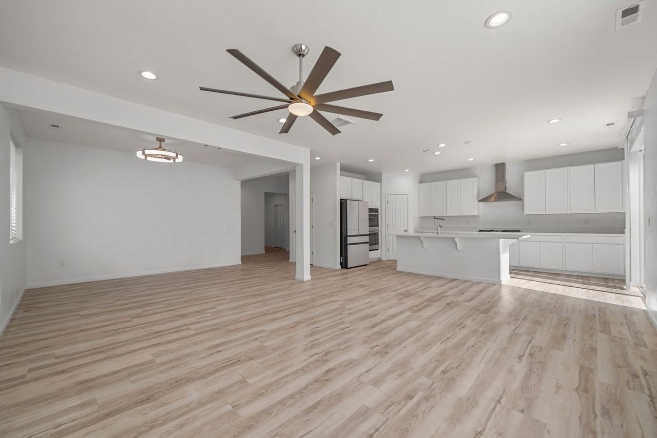 1442 N 1130 E - Photo 7 of 33