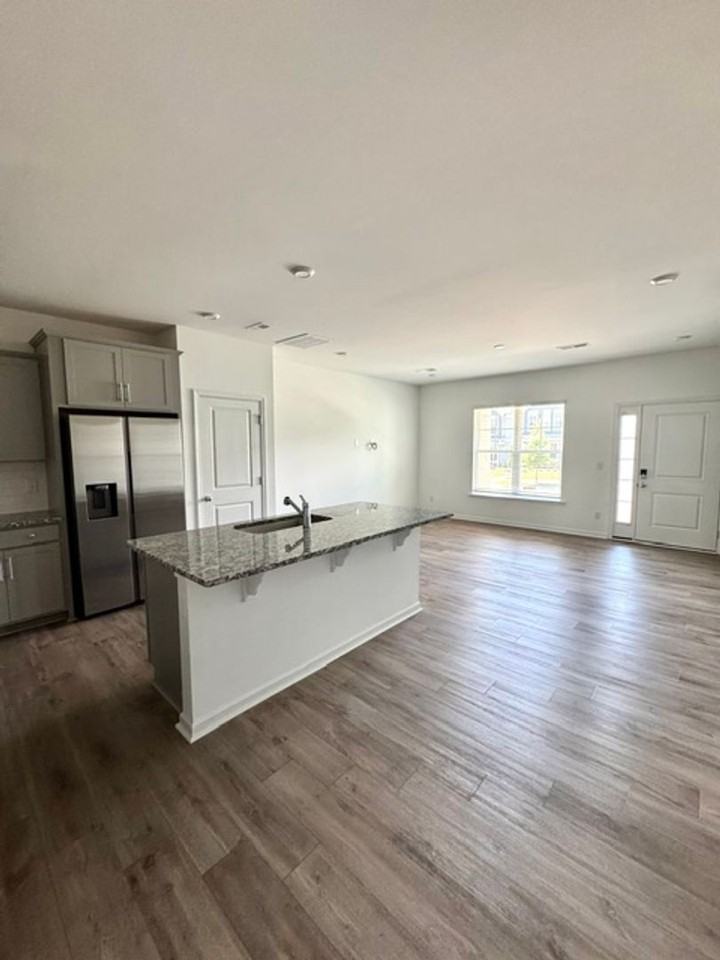 10316 Guardian Dr - Photo 2 of 20