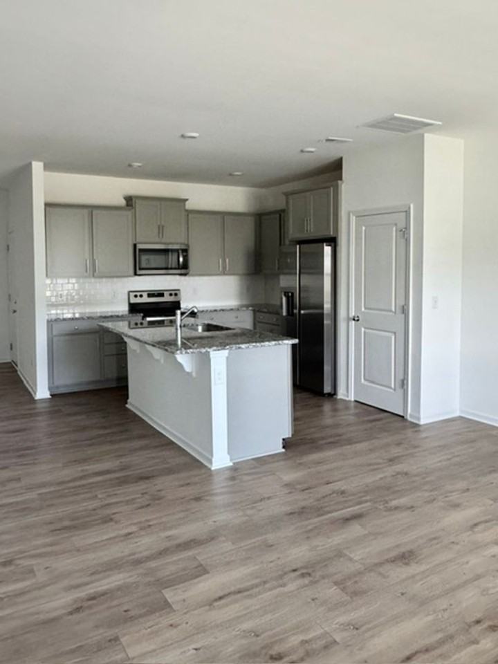 10316 Guardian Dr - Photo 5 of 20