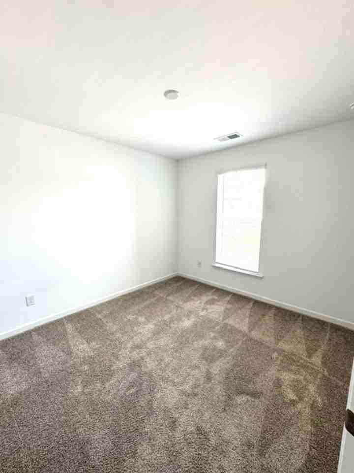 10316 Guardian Dr - Photo 7 of 20