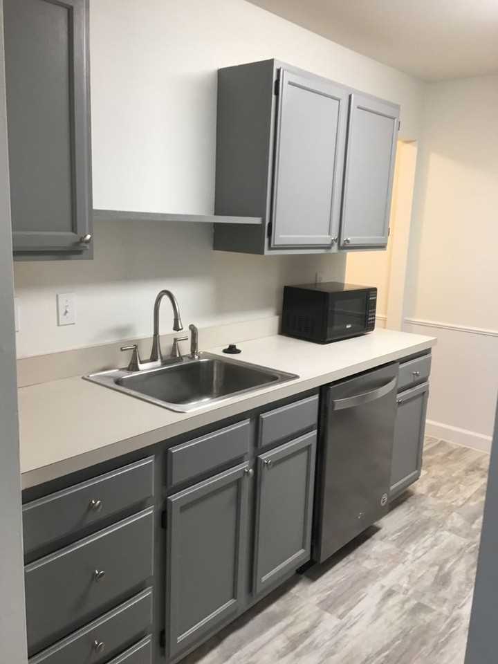 1801 Waters Edge Dr - Photo 5 of 19