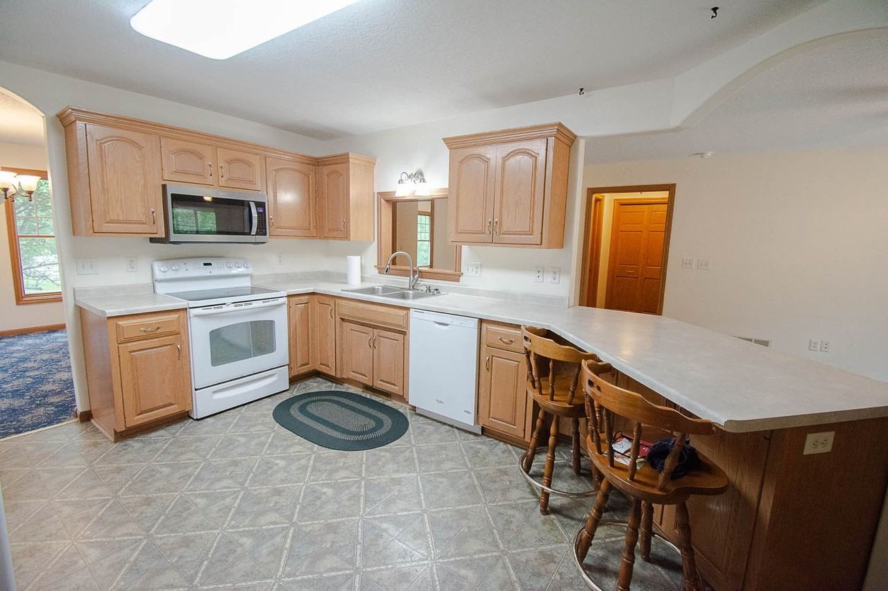 919 Baird Ln Ne - Photo 6 of 36