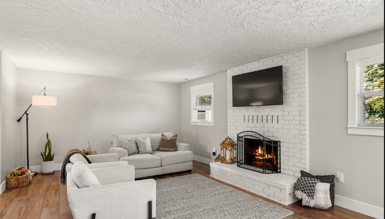7712 Nw 15th Ave - Photo 4 of 10
