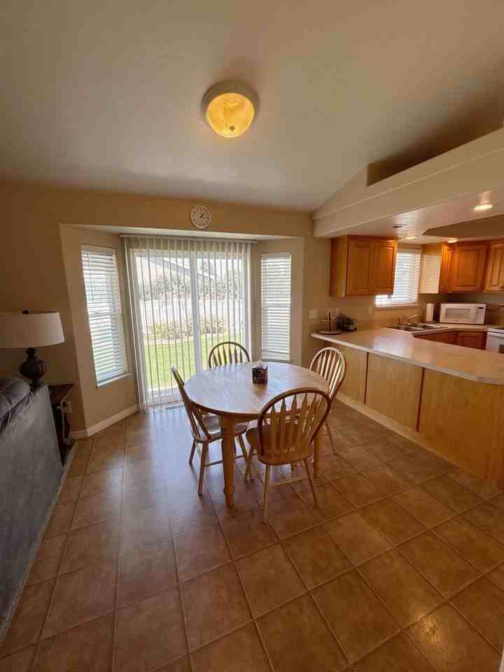 2456 Brandon Dr - Photo 4 of 14