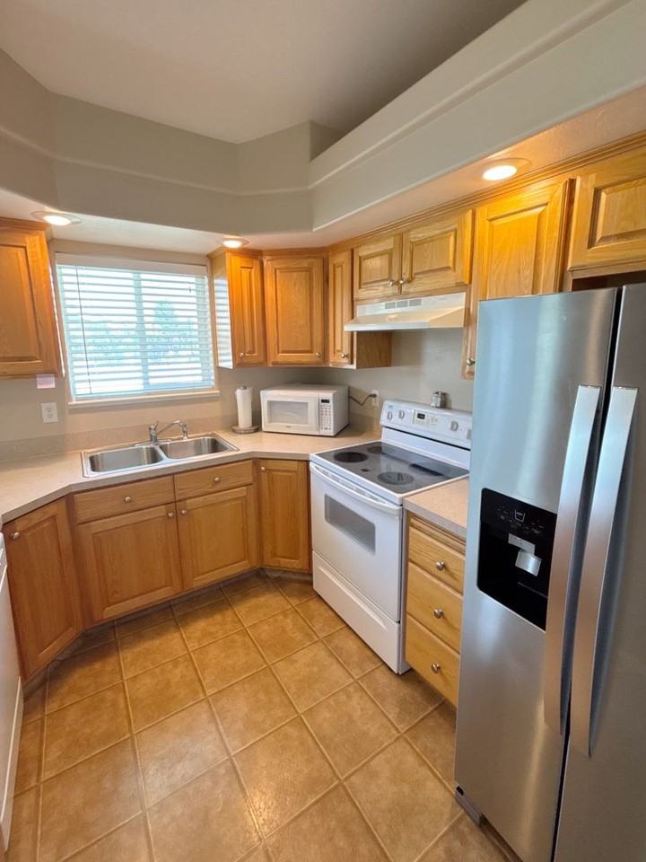 2456 Brandon Dr - Photo 5 of 14