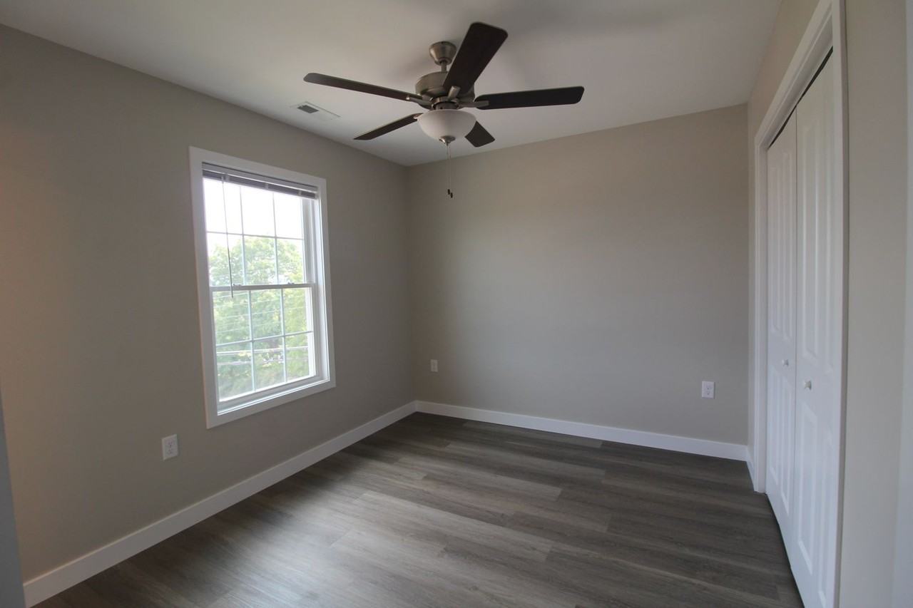 101 Willowstone Ct - Photo 3 of 21