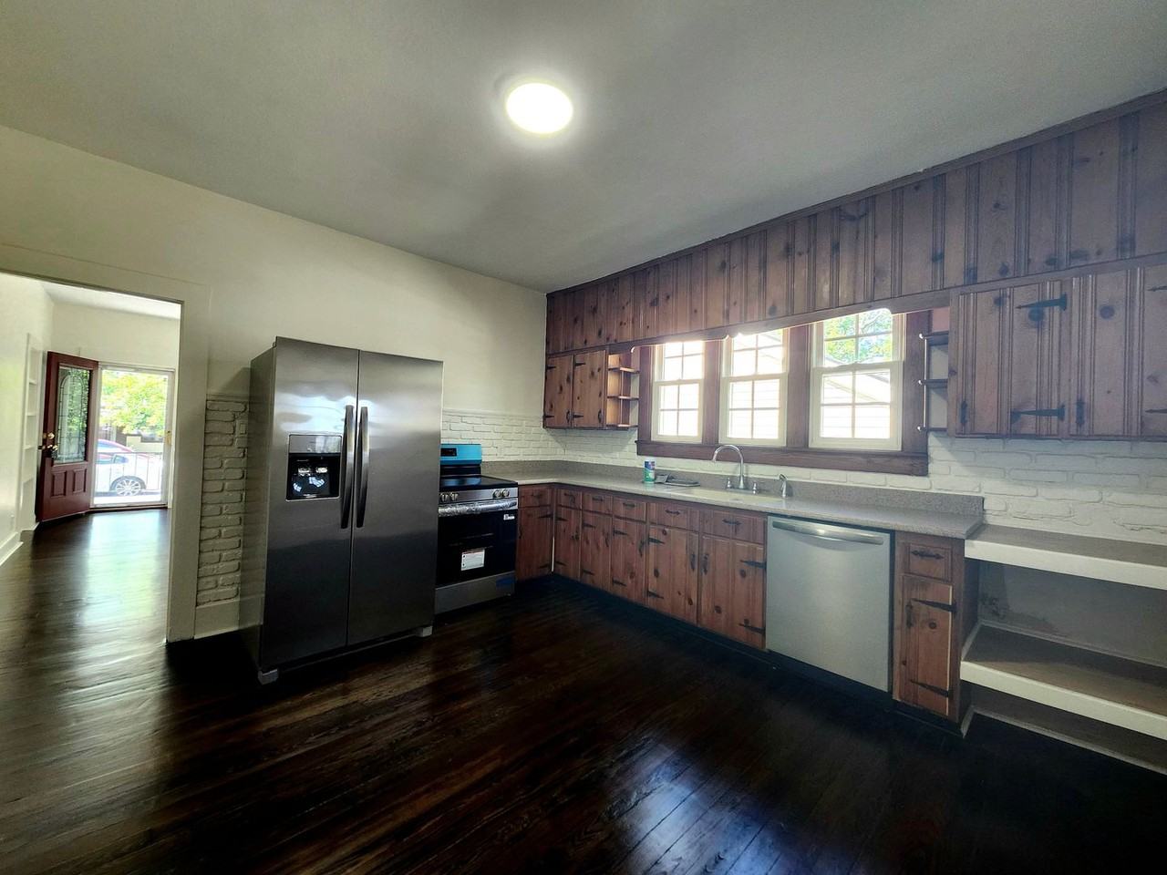 114 Wilson St - Photo 3 of 18