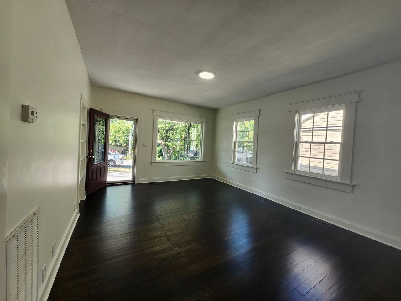114 Wilson St - Photo 6 of 18