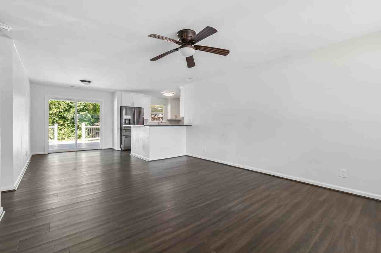 9505 Beaumont St - Photo 5 of 38