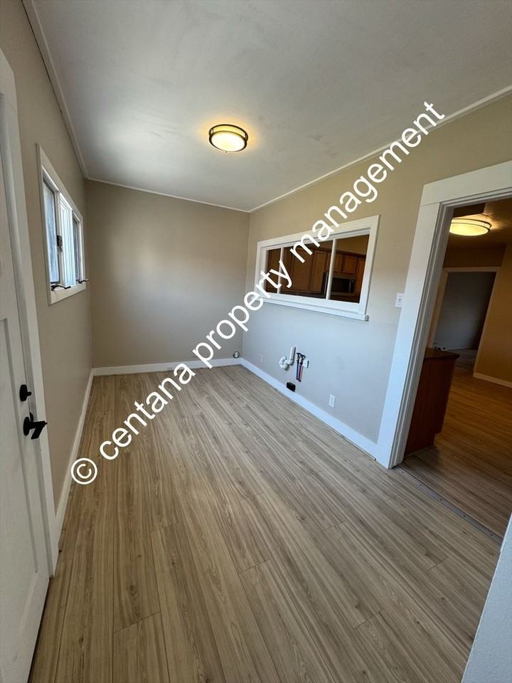 221 Chestnut St - Photo 7 of 12