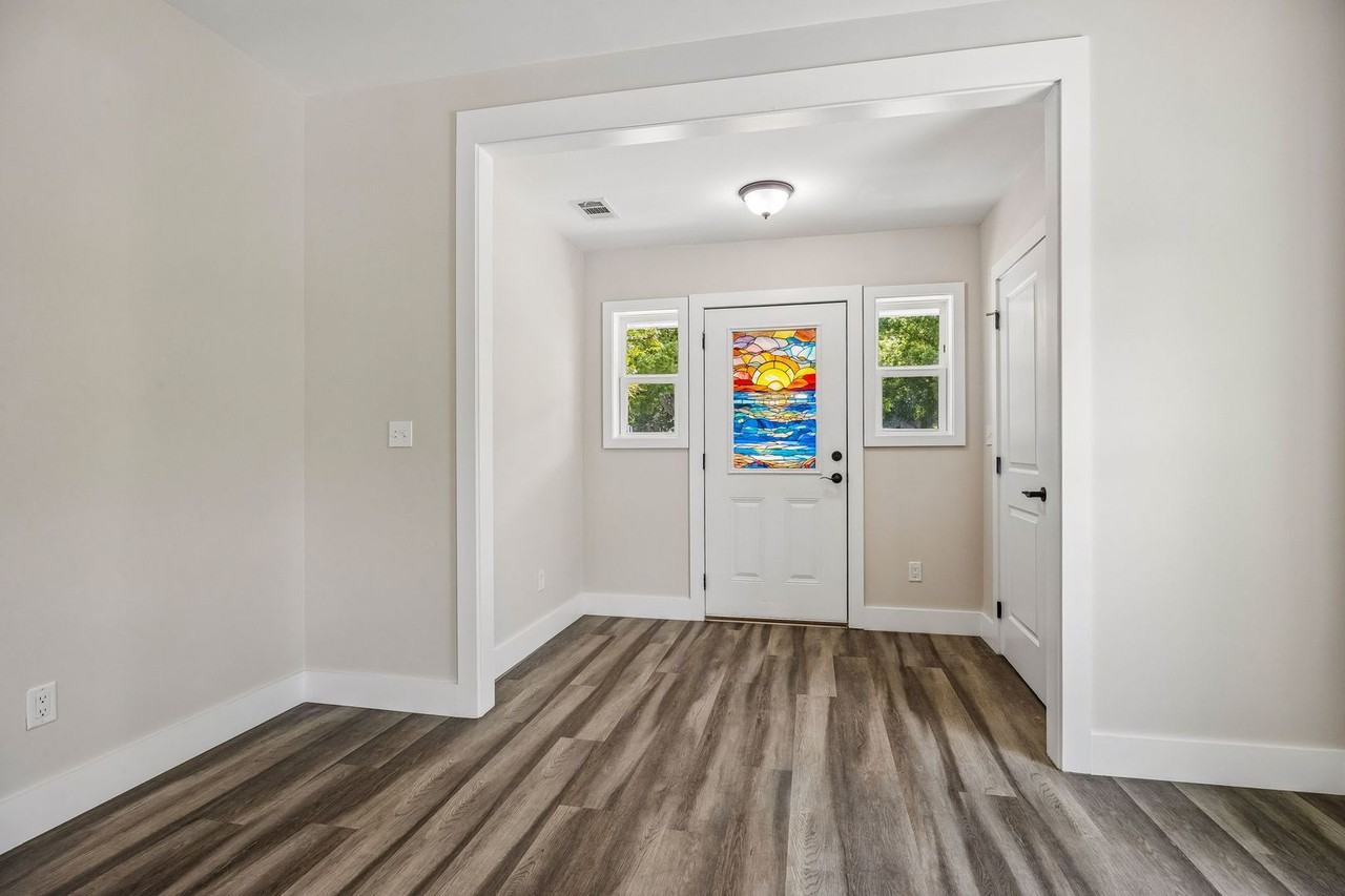 521 S 6th St - Photo 5 of 50