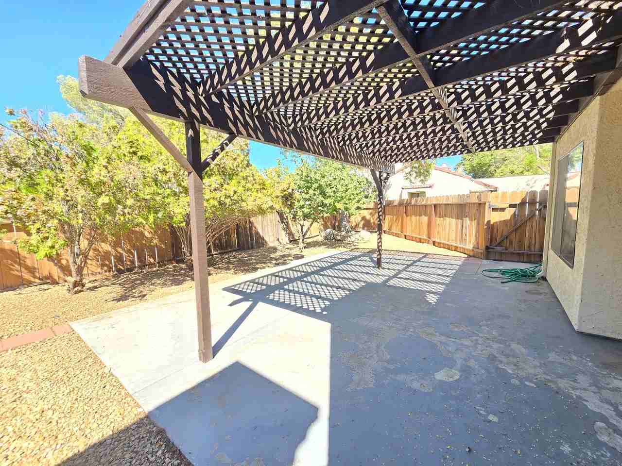 320 Carmel Cir - Photo 2 of 10