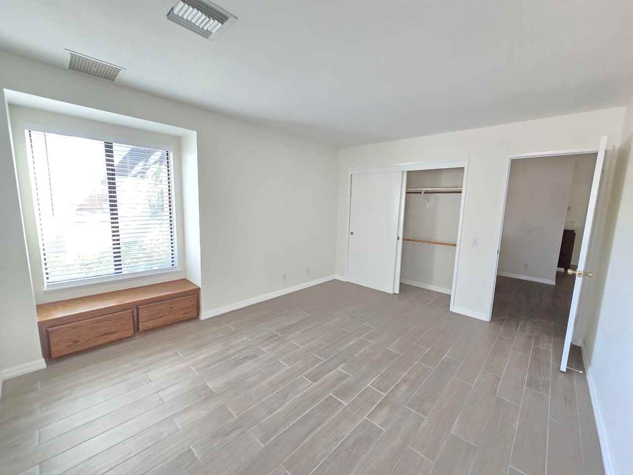 320 Carmel Cir - Photo 7 of 10