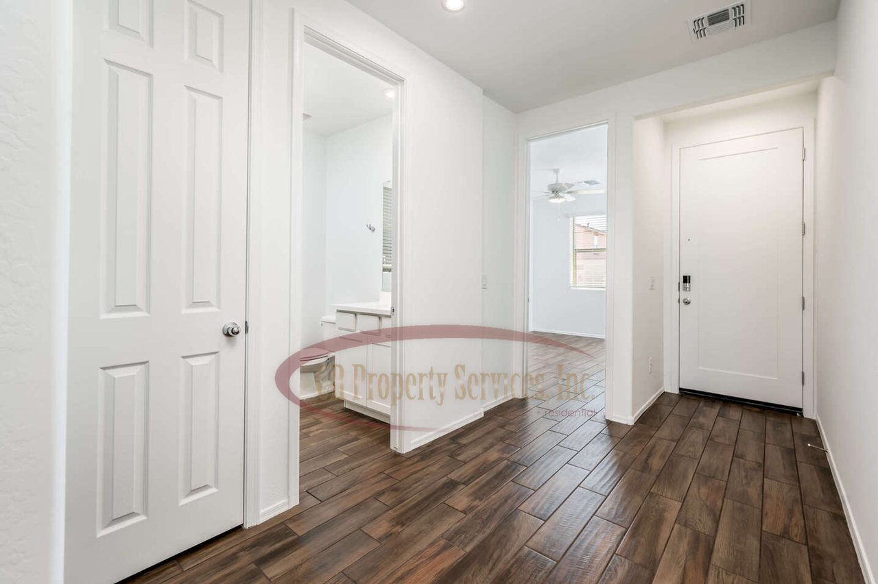 13320 W Eagle Feather Rd - Photo 4 of 37
