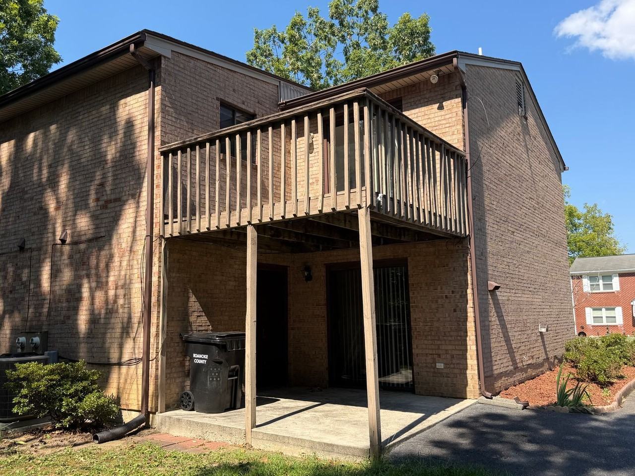 5305 Century Dr - Photo 2 of 15