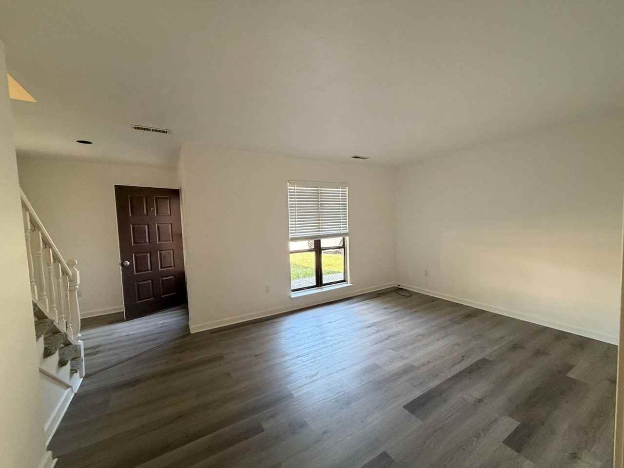 5305 Century Dr - Photo 4 of 15