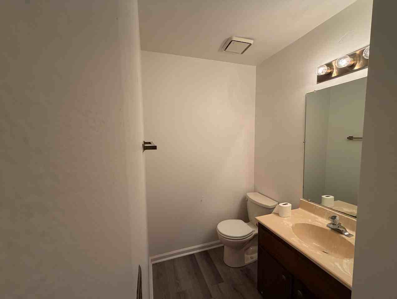 5305 Century Dr - Photo 6 of 15