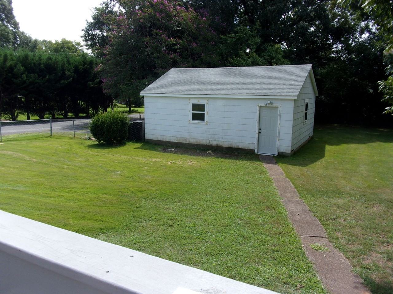 130 Bailey Ave - Photo 4 of 5