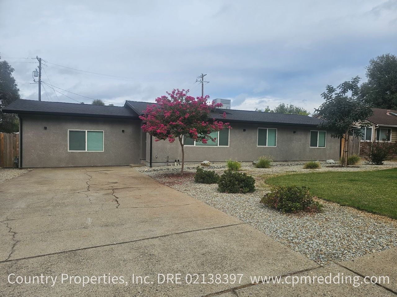 3260 School St - Photo 2 of 33