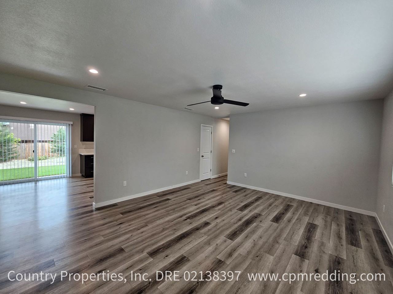 3260 School St - Photo 4 of 33