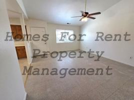 featured image of 1719 W Putnam Ave