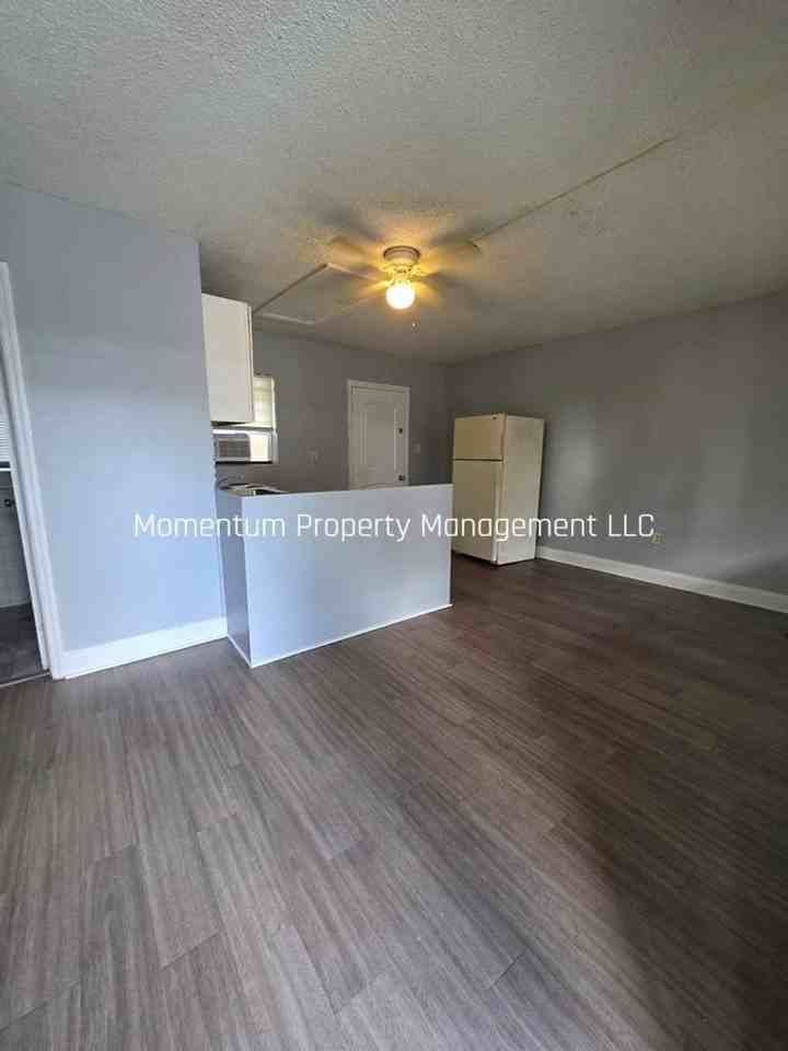 2206 Lucerne Park Rd #1 - Photo 3 of 8