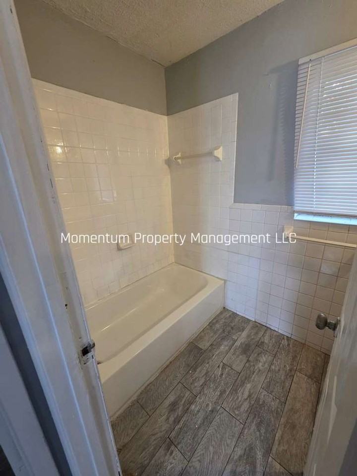 2206 Lucerne Park Rd #1 - Photo 6 of 8