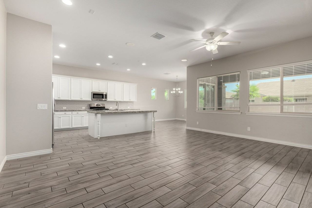 20273 E Raven Dr - Photo 7 of 38