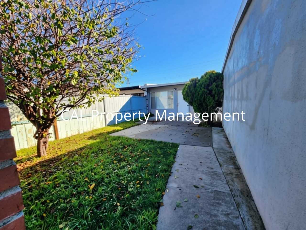 1426 Amador Cir - Photo 2 of 17