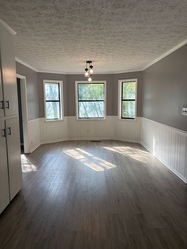 1546 Kimberly Ln - Photo 4 of 30