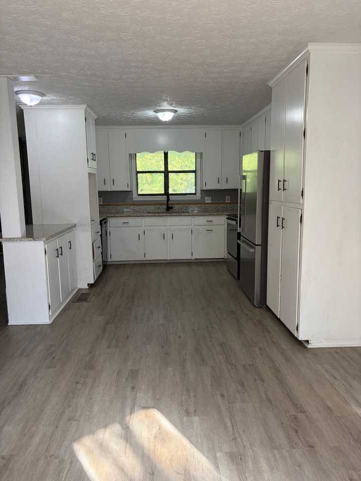 1546 Kimberly Ln - Photo 6 of 30