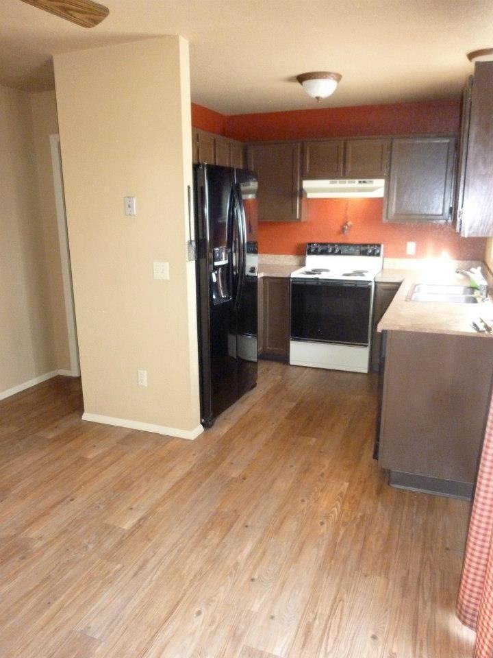 1473 Westchester Sq E - Photo 2 of 13
