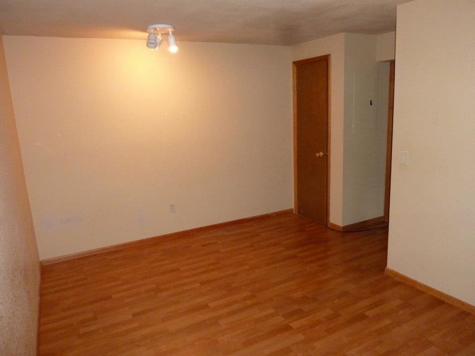 1473 Westchester Sq E - Photo 5 of 13