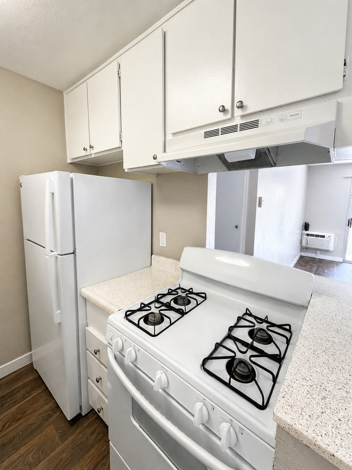 Experience comfortable living in a scenic setting at Garden View Apartments! - Photo 6 of 50
